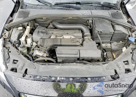 2013 Volvo S60 T5 z USA, uszkodzony, nr VIN YV1612FS2D1222206